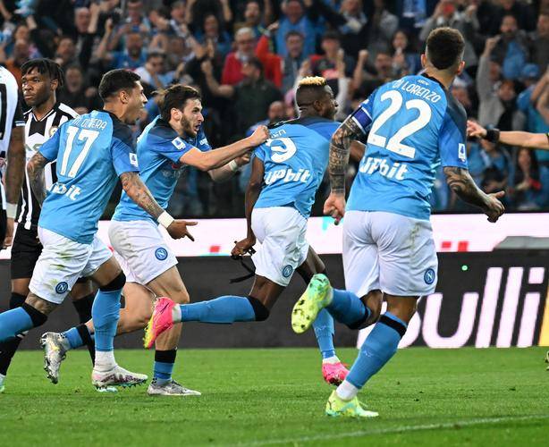 保加利亚媒体：主帅迪米特洛夫迎生死战，新帅人选已浮出水面（保媒：迪米特洛夫迎关键一战，新帅人选呼之欲出）