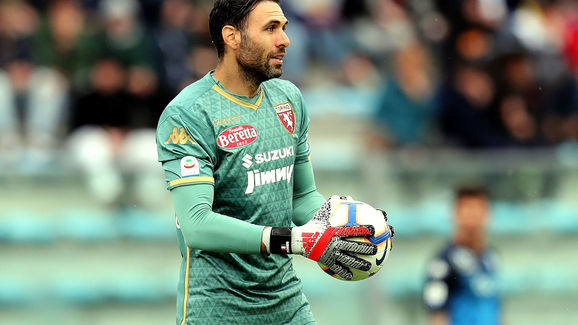 普利西奇成为英雄，AC米兰逆转都灵，重返意甲榜首（普利西奇成关键先生，AC米兰逆转都灵，重登意甲榜首）