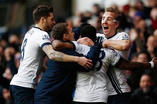 K联赛球队浦项铁人官方社媒账号发布公告称，球队中...（K联赛浦项铁人通过官方社媒发布通告：队内...）