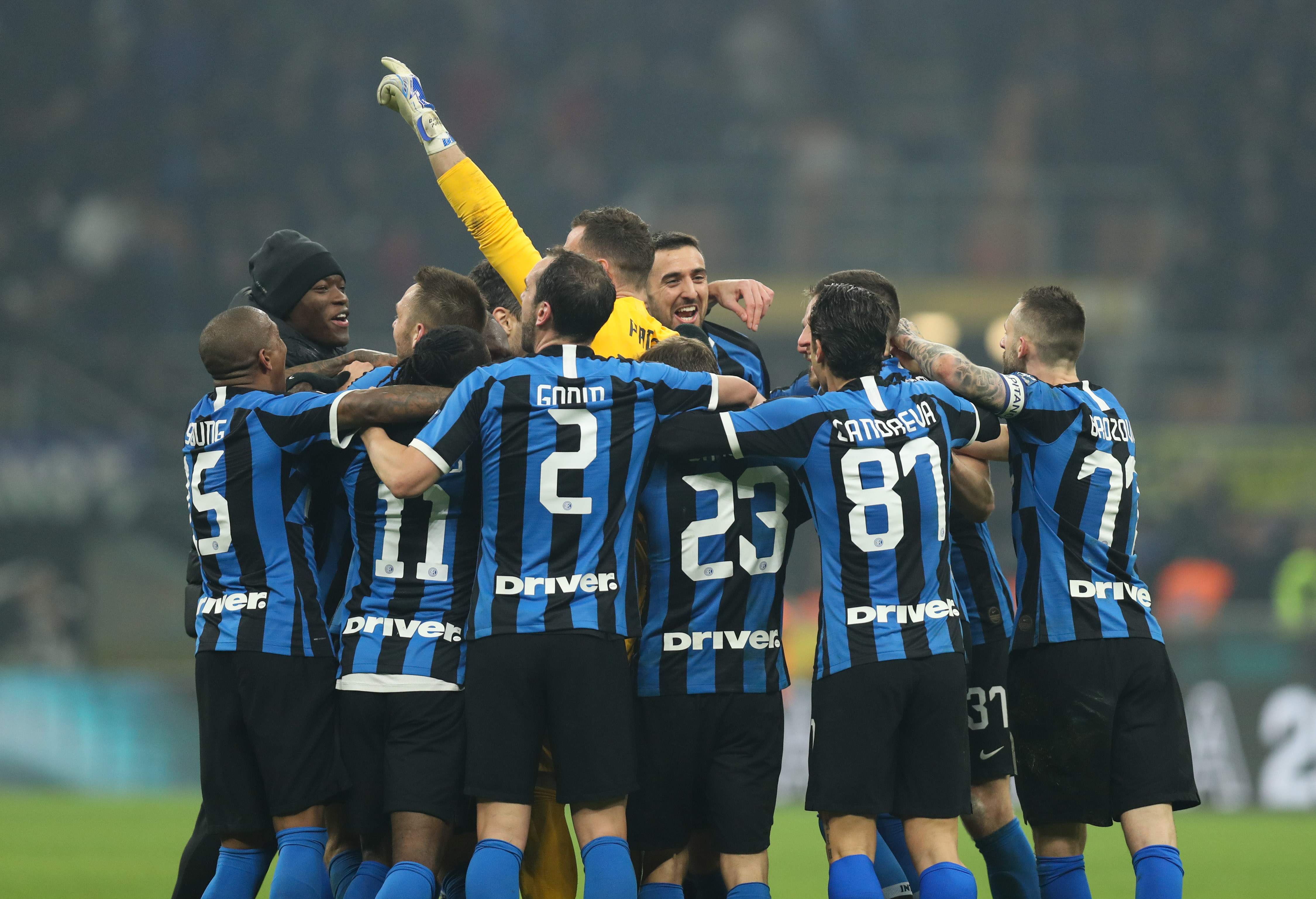 又一个落选秀奇兵！他1招堪比主帅基德 与状元秀撑起独行侠未来（独行侠再迎落选秀黑马：绝技媲美主帅基德，携手状元托起球队未来）