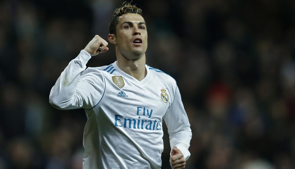 三代校友聚绿茵 上海交大的这一场校友足球赛乐趣多（上海交大三代校友会师绿茵，校友足球赛精彩不断）