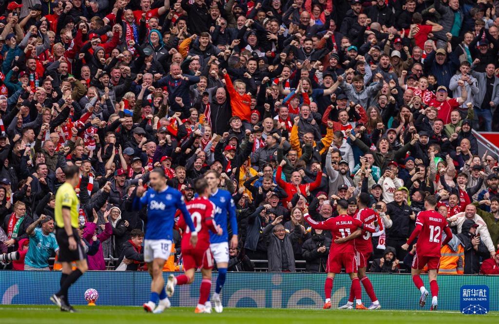 有猫腻？詹俊：3个东道主全部上上签 2大死亡之组 小组赛5大看点（巧合还是安排？詹俊评：三东道主皆获上上签 两大死亡之组 小组赛五大看点）