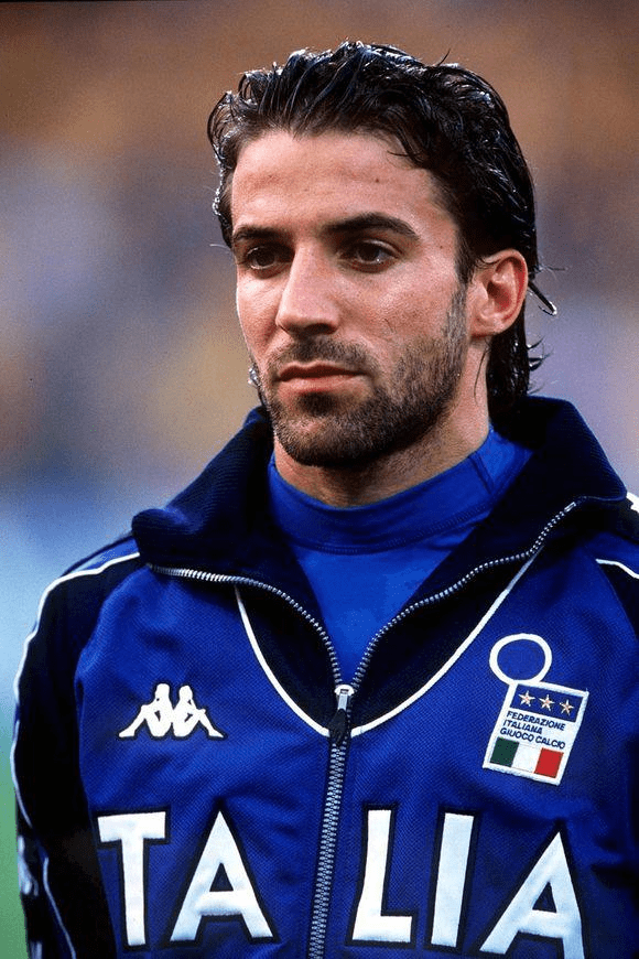 全市场：意甲多家俱乐部有意齐尔克泽，曼联尚未批准其离队（全市场：多支意甲球队追逐齐尔克泽，曼联仍未放行）