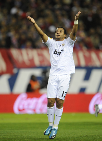 东体预测申花首发：阿苏埃和米内罗搭档锋线，鲍亚雄继续出战（东体预计申花首发：阿苏埃携米内罗双箭齐发，鲍亚雄继续出场）