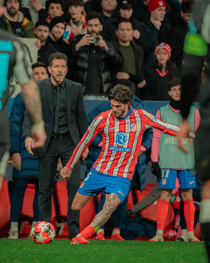 体坛：多家中超球队有意全北队长朴镇燮，浙江队目前最接近（体坛：全北队长朴镇燮获多家中超球队青睐，浙江队领跑争夺）